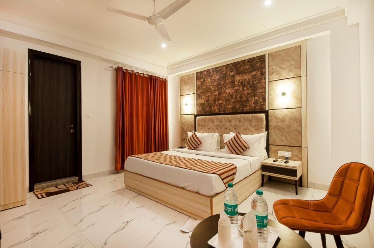 Hotel Almora Near Delhi Airport New Delhi Exterior photo