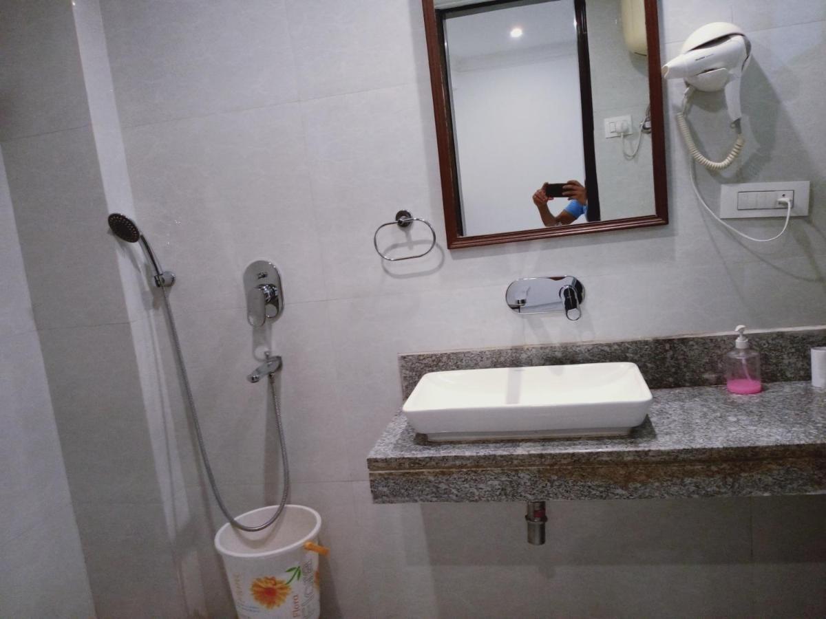 Hotel Almora Near Delhi Airport New Delhi Exterior photo